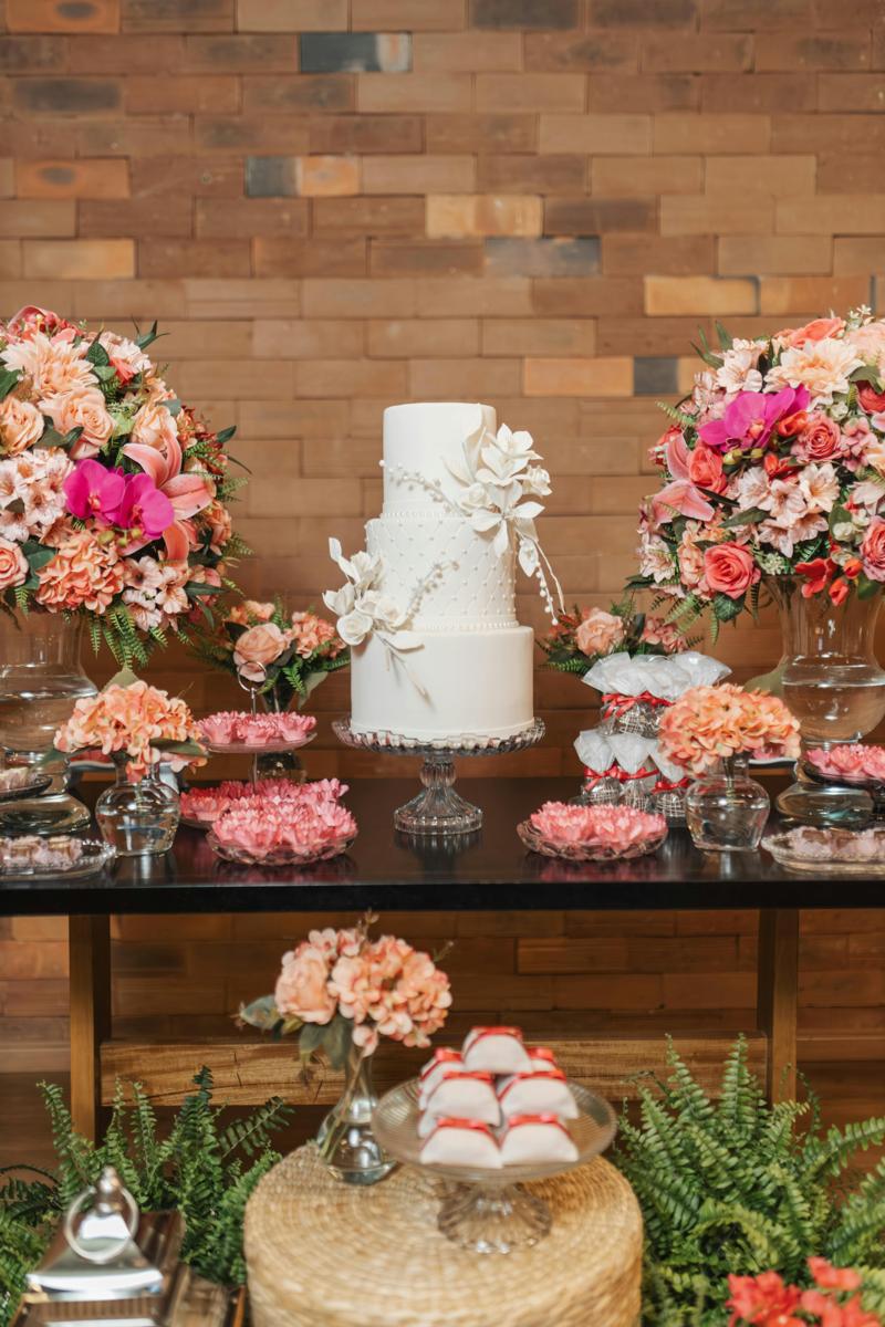cake display