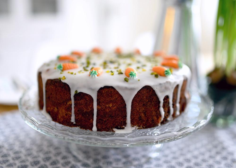 decorated cake